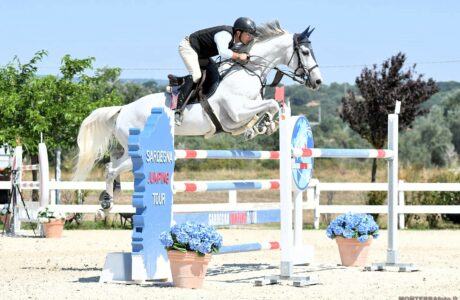 Antonio Meloni su Vadir vince il Gran Premio a Tanca Regia – Mercoledì parte la rassegna Asvi dei puledri di due e tre anni