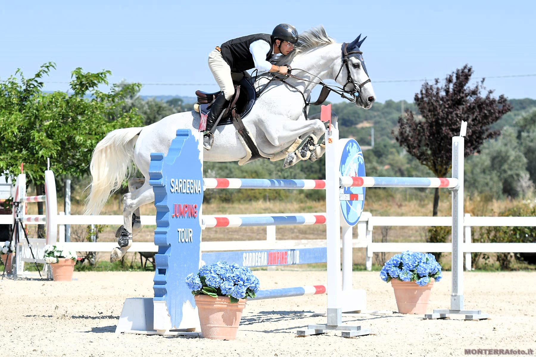Antonio Meloni su Vadir vince il Gran Premio a Tanca Regia – Mercoledì parte la rassegna Asvi dei puledri di due e tre anni
