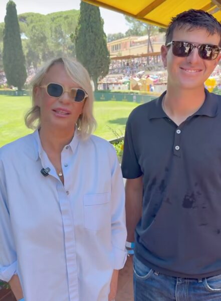 Maria De Filippi: “A Piazza di Siena vedi passione ovunque. È uno sport particolare perché sei in simbiosi col cavallo”