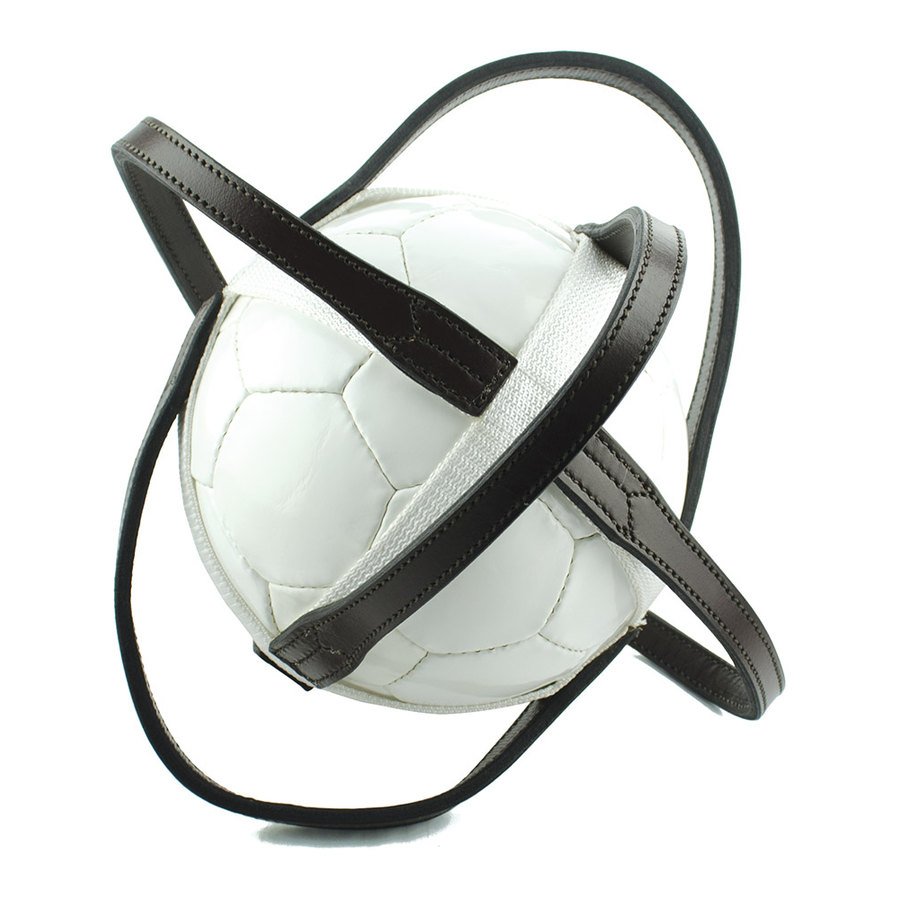 Horseball, il gioco che unisce cavallo e cavaliere in una squadra vincente.