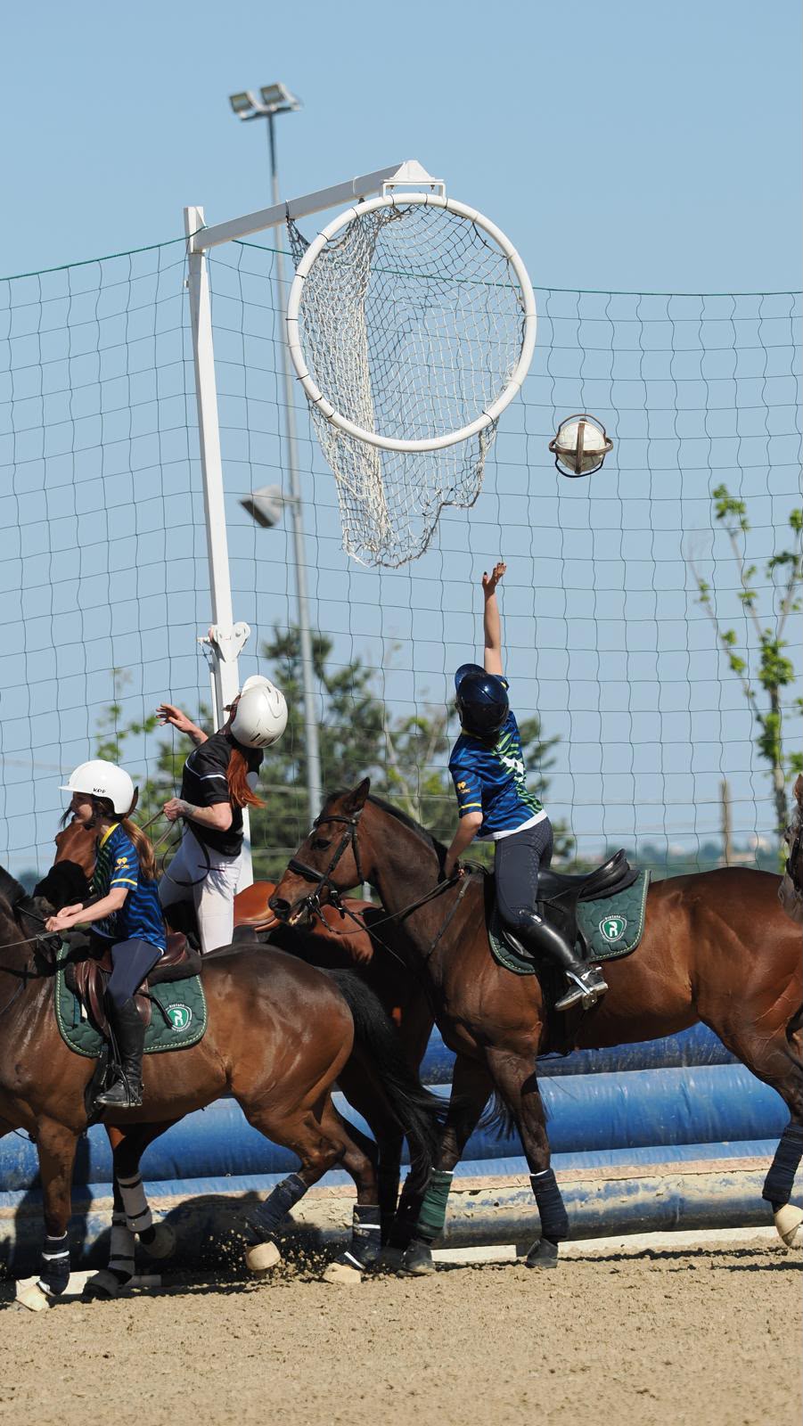 Europei di Horseball 2026: ecco le squadre azzurre per Lamotte-Beuvron 3 Atleti italiani in azione durante partita di horseball 2
